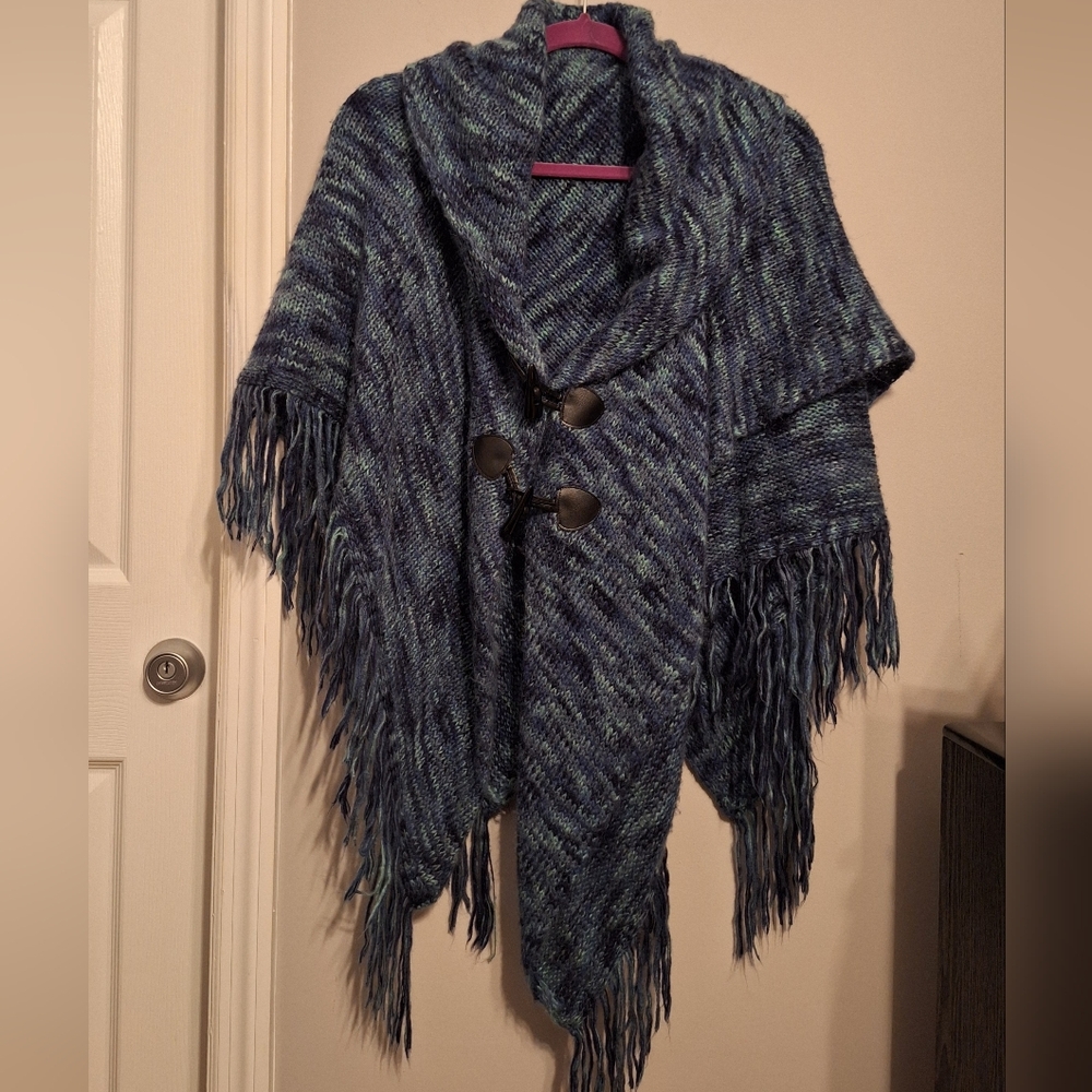 Cracker Barrel Collection Blue Knit Poncho with Fringe No Tags